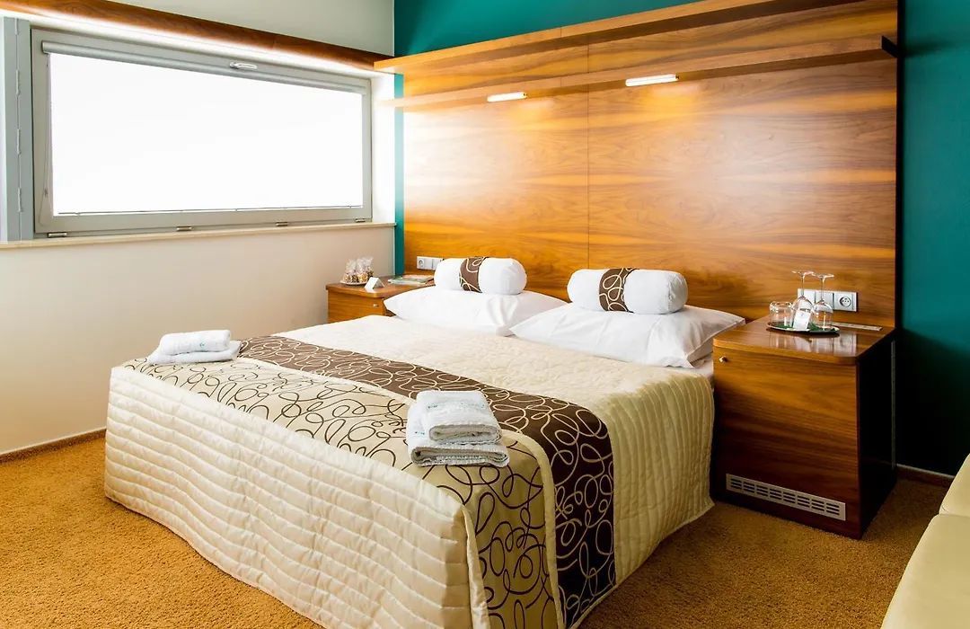 Restaurant&Design Hotel Noem Arch-1